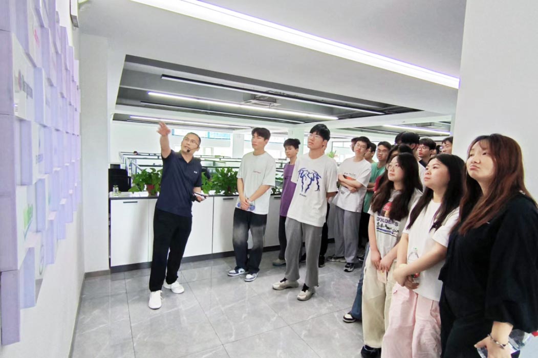 中國石油大學（華東）師生走進艾普智能，攜手共促產(chǎn)學研深度融合